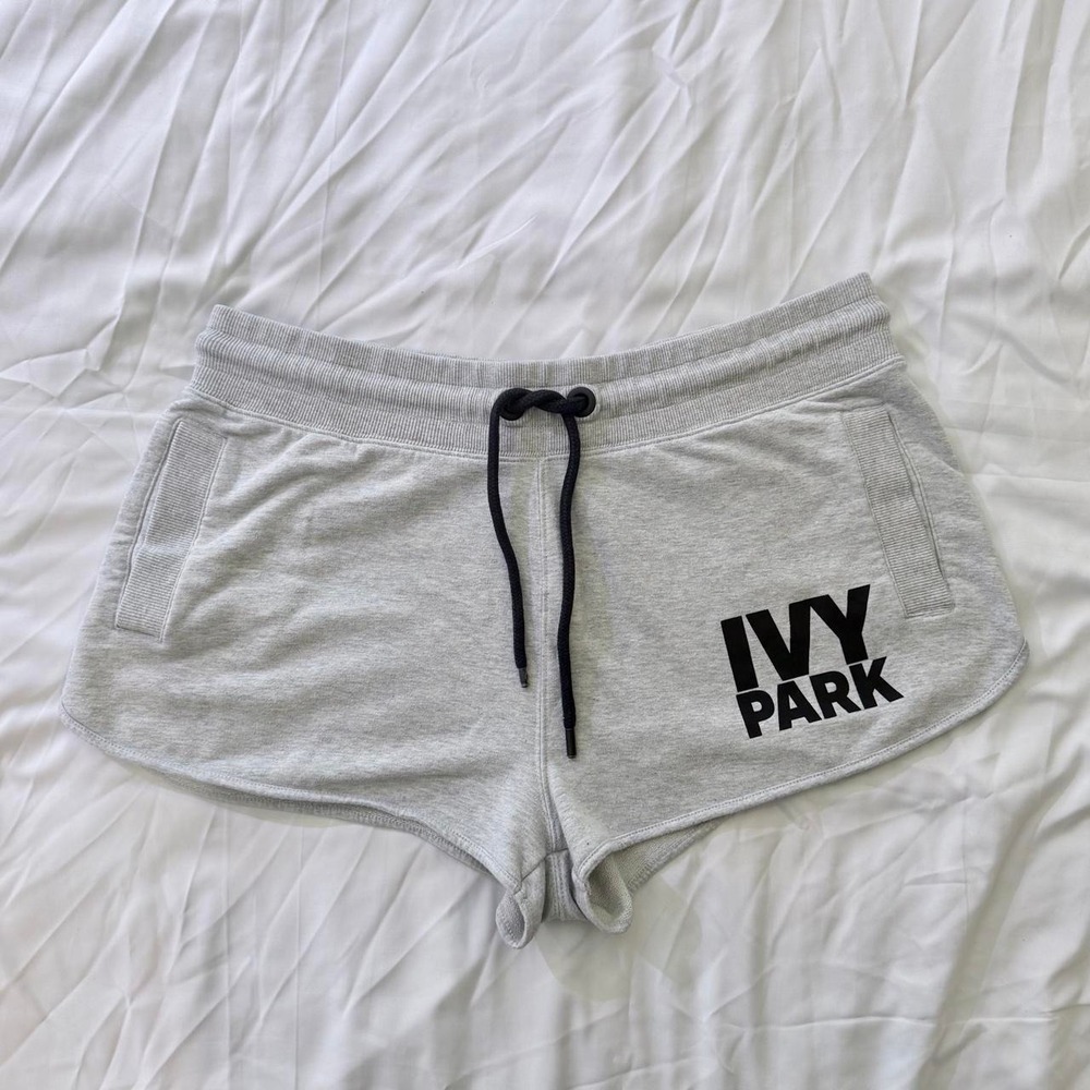Ivy Park Beyonce Heather Grey Athletic Logo Shorts XL